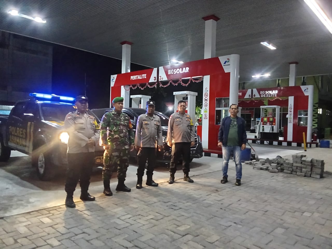 POLSEK PULAU RAJA GELAR APEL GABUNGAN DAN PATROLI BERSAMA TNI UNTUK ANTISIPASI GENG MOTOR DAN KEJAHATAN JALANAN
