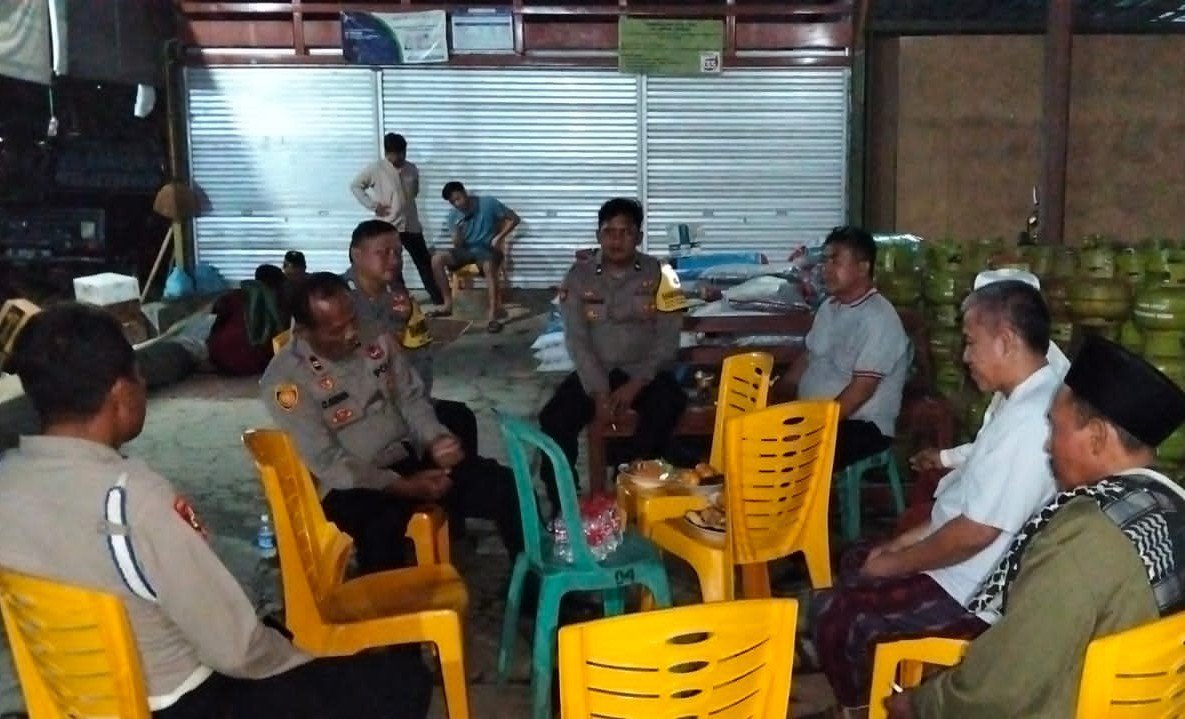 Silaturahmi Plh. Kapolsek Binong Bersama Tokoh Masyarakat dan Tokoh Agama Desa Bojongkeding